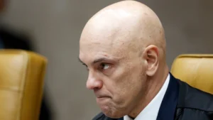Moraes manda segurança inspecionar celular de advogado durante acareação no STF