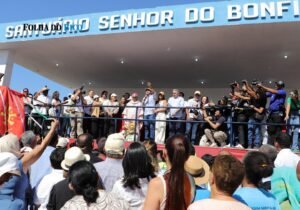 Governador Wanderlei Barbosa acompanha missa campal do Senhor do Bonfim em Natividade