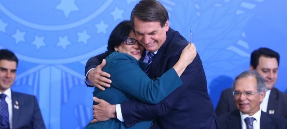 STF libera visita de Damares a Bolsonaro na véspera do julgamento - Imagem do artigo