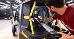 Protótipo de triciclo elétrico da Cixi alcança 100 km/h em teste na França