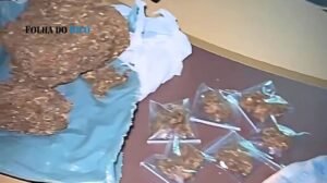 Polícia Militar apreende drogas, celulares e recupera motos roubadas após onda de assaltos em Praia Norte