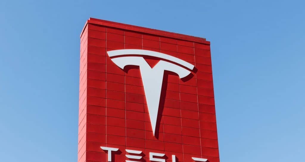 Tesla convoca recall de 7.301 Model Y na Austrália por falha no vidro do motorista - Imagem do artigo