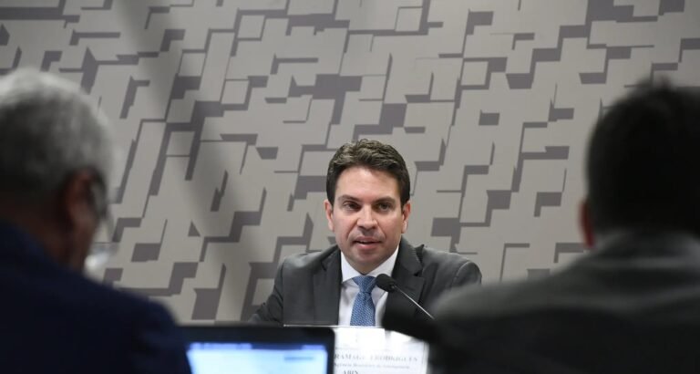 Defesa de Alexandre Ramagem aponta “erros graves” da PGR em denúncia no STF