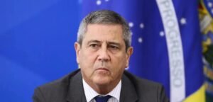 Defesa de Braga Netto acusa Mauro Cid de mentir e pede anulação da delação no julgamento sobre suposto golpe