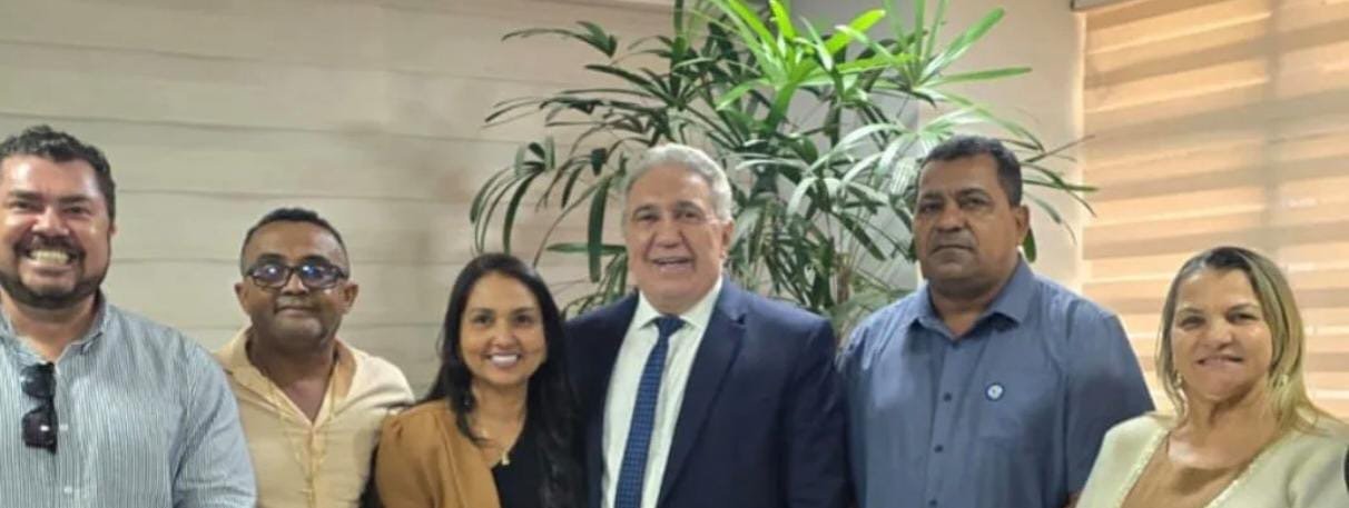 Vanda Monteiro reúne prefeitos no Palácio Araguaia para tratar de projetos com governador em exercício - Imagem do artigo