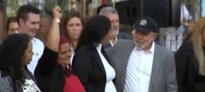 Lula esteve em evento com líder comunitária presa por suspeita de ligação com o PCC