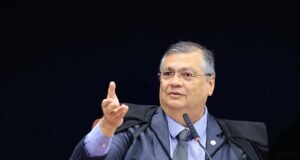 Dino apoia condenação e pede penas mais duras para Bolsonaro e Braga Netto no STF