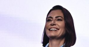 Michelle Bolsonaro faz piada sobre revista policial em seu Fusca após ordem do STF
