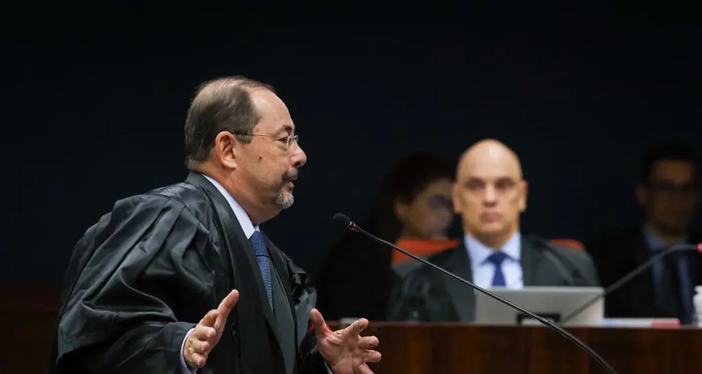 Advogado de Bolsonaro manifesta discordância, mas afirma respeitar votos de Moraes e Dino - Imagem do artigo