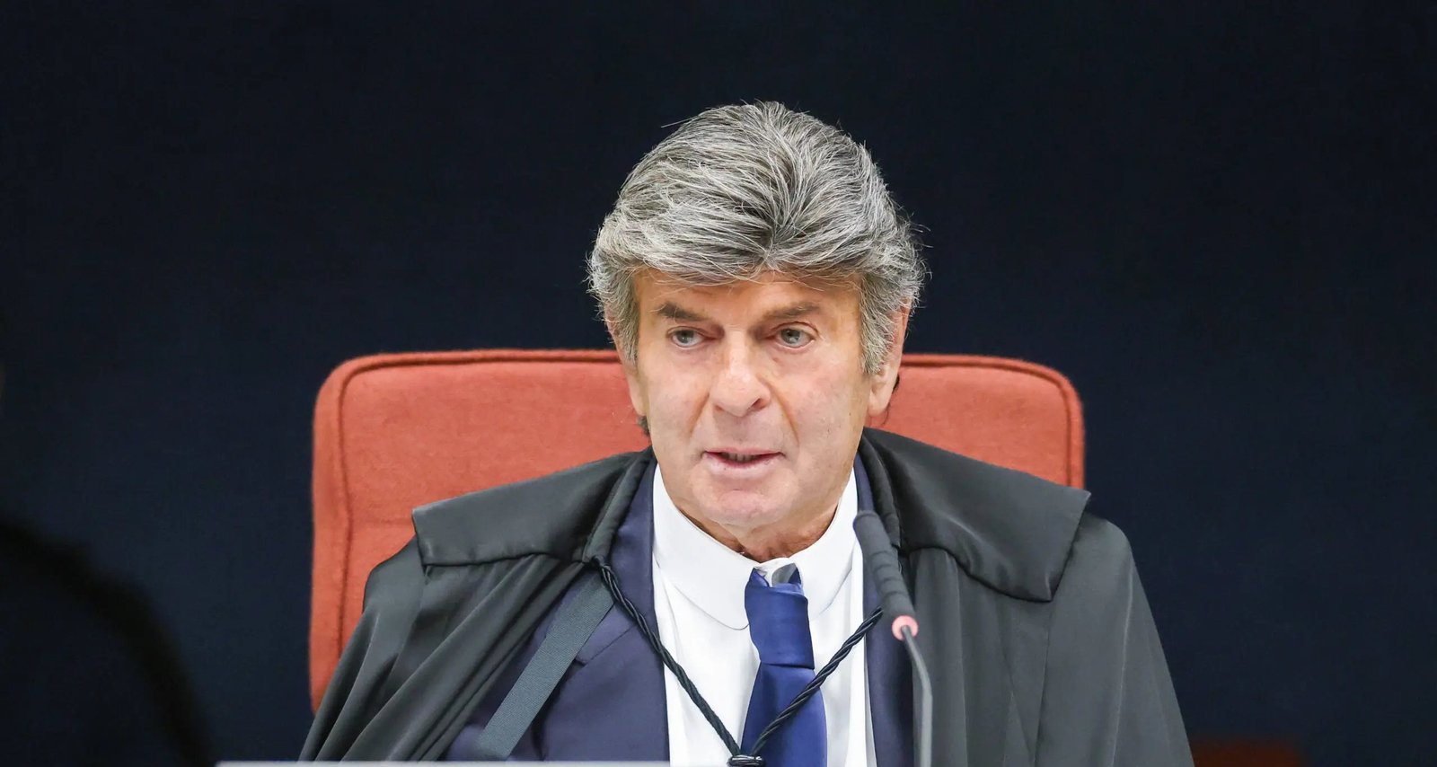 PT reage a posicionamento de Luiz Fux no STF e acusa ministro de trair a democracia - Imagem do artigo