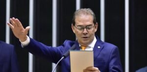 Escolhido para relatar anistia, Paulinho da Força mantém articulação com ministros do STF e rejeita perdão total a Bolsonaro