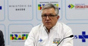 EUA concedem visto a Alexandre Padilha, mas restringem deslocamento a cinco quarteirões em Nova York