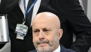 Acusado de fraude no INSS se diz alvo de “narrativa” e atribui encontros a coincidências e negócios com cannabis