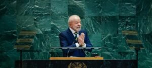 Economia segue como fator determinante para reeleição de Lula em 2026, apontam especialistas