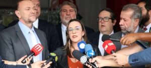 Consulado dos EUA cancela visto da presidente nacional do PSOL