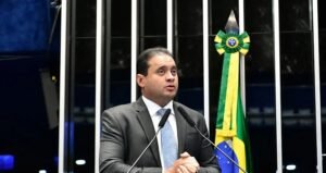 Senador Weverton Rocha é citado na CPMI do INSS por vínculos com suspeitos de fraudes