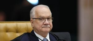 Edson Fachin assume comando do STF em meio a tensão com Congresso e EUA