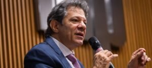 Haddad apoia estabilidade de servidores, desde que haja controle de desempenho
