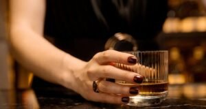 Governo reúne setor de bebidas para conter contaminação por metanol em 12 estados e no DF