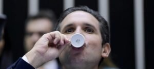 Câmara aprova PEC que garante aposentadoria integral e efetiva agentes de saúde sem concurso