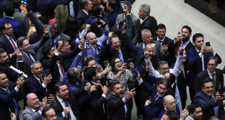 Câmara derruba MP 1.303/25 por 251 a 193 e impede avanço da “MP da Taxação”