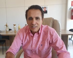 Carlos Gaguim comemora avanço em pesquisa para o Senado em 2026