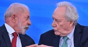 Lula deve indicar substituto de Barroso ao STF depois da viagem à Itália, diz Lewandowski