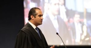 Defesa de Filipe Martins aponta “gravidade” no afastamento de advogado de Marcelo Câmara