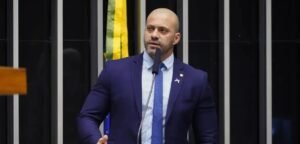 Moraes mantém silêncio sobre pedidos e Daniel Silveira fica fora do batizado da filha