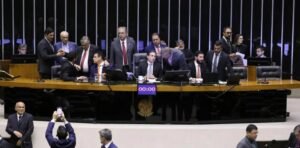 Câmara aprova pacote de segurança com novas regras para prisão preventiva e coleta de DNA