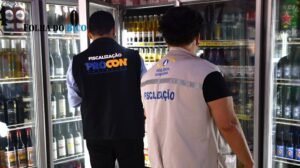 Operação integrada fiscaliza venda de bebidas em Palmas para evitar intoxicação por metanol