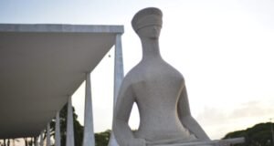 Organizações da sociedade civil elevam críticas a decisões individuais do STF e pedem limites à Corte