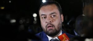 Governador do RJ afirma que Planalto recusou apoio das Forças Armadas em operação contra o tráfico