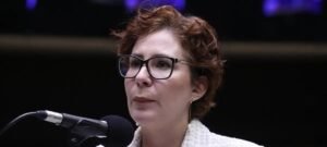 STF manda executar pena de 5 anos e 3 meses da deputada Carla Zambelli