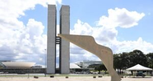 Governo anuncia R$ 34,6 milhões para restaurar a Praça dos Três Poderes