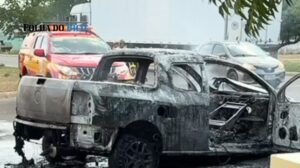 Incêndio destrói veículo no cruzamento das avenidas Castelo Branco e Araguaia, em Araguatins