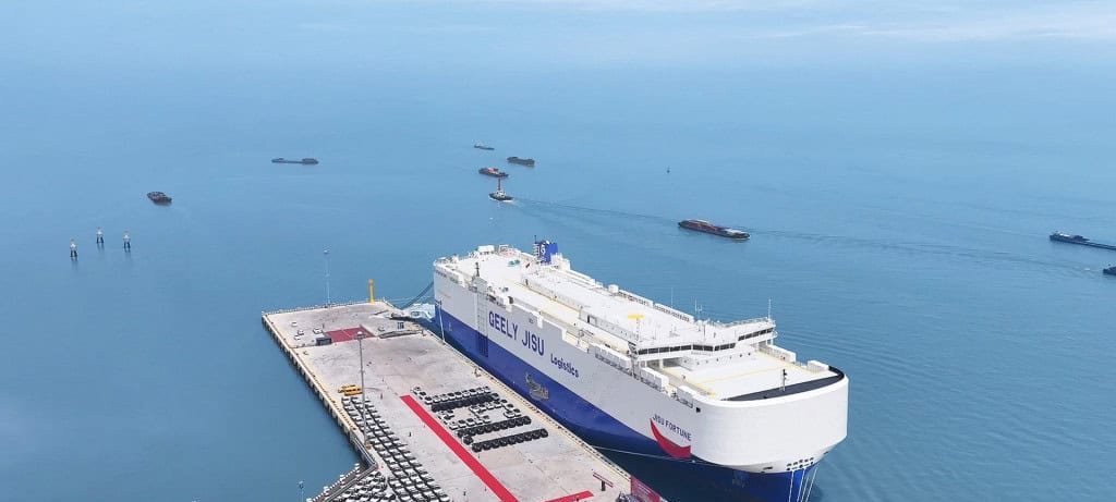 Geely inclui Brasil na rota de navio que leva até 7 mil veículos - Imagem do artigo original