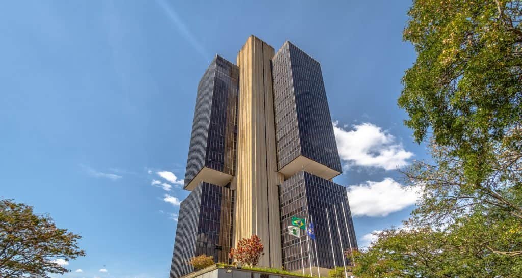 Banco Central vê avanço de criminosos em ciberataques e aponta falhas na proteção de APIs - Imagem do artigo original