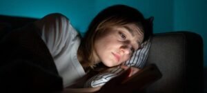 Casos de jovens expõem risco de chatbots ao incentivar suicídio e conteúdo sexual