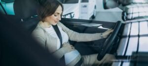 Gestantes podem dirigir com segurança; veja oito cuidados recomendados