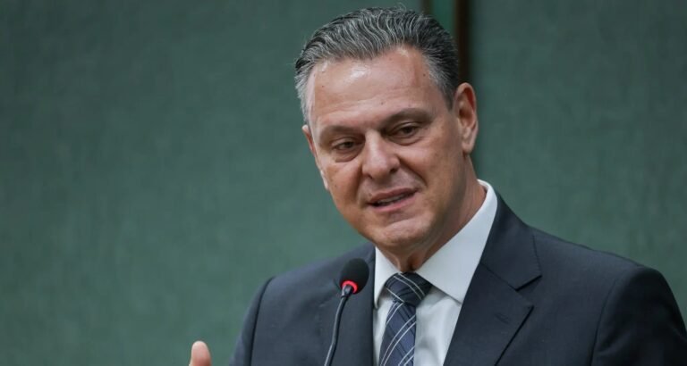 Planalto reage com cautela após corte de 10% em tarifas pelos Estados Unidos