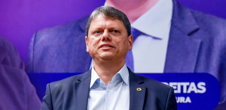 Oposição articula chapa Tarcísio-Michelle para 2026 e pautas de segurança avançam em Brasília