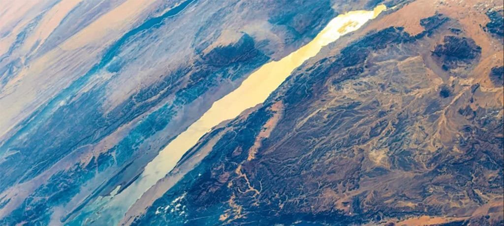 Golfo de Suez segue se alargando mesmo após desaceleração de milhões de anos - Imagem do artigo original