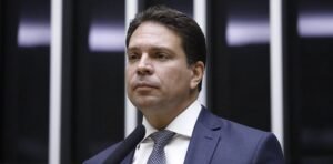 PSOL solicita prisão imediata de Alexandre Ramagem por risco de fuga