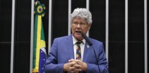 Deputado apresenta projeto para incluir “Amor” no lema da bandeira do Brasil