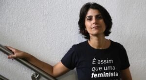 Manuela D’Ávila acerta filiação ao PSOL e planeja candidatura ao Senado em 2026