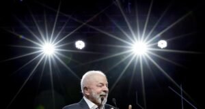 Lula comemora fim de tarifa dos EUA sobre produtos agrícolas e ignora incêndio na COP 30