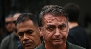 Defesa de Bolsonaro solicita prisão domiciliar humanitária ao ministro Alexandre de Moraes