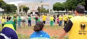 Bolsonaro diz ter danificado tornozeleira por “paranoia” causada por remédios; prisão segue até análise do STF