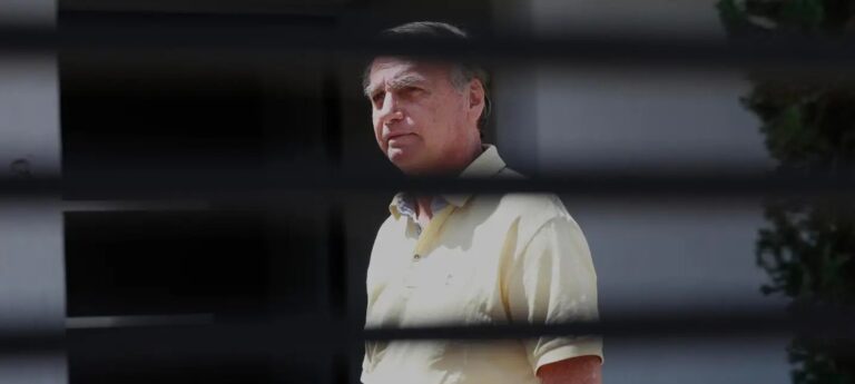 Moraes e Dino votam pela manutenção da prisão preventiva de Jair Bolsonaro